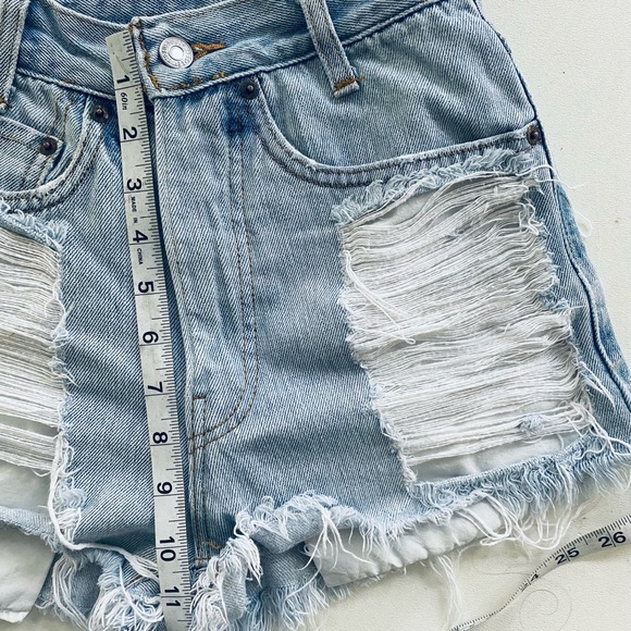 Professionally altered super cute high waisted Levi’s Jean shorts. - Picture 2 of 7